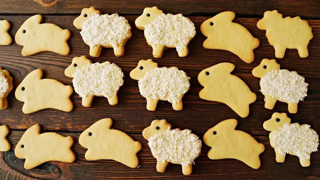 Najlepsze ciastka na Wielkanoc – proste przepisy i pomysły na świąteczne słodkości