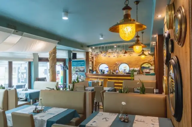 Karwia gdzie zjeść: najlepsze miejsca na pyszne jedzenie blisko plaży