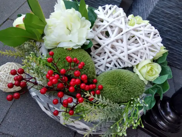 Jak zrobić wiązankę na cmentarz, aby była piękna i trwała