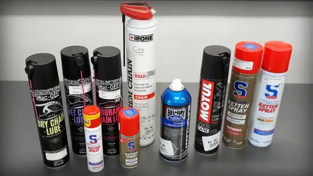 Jaki smar do łańcucha motocyklowego? Poradnik wyboru i aplikacji