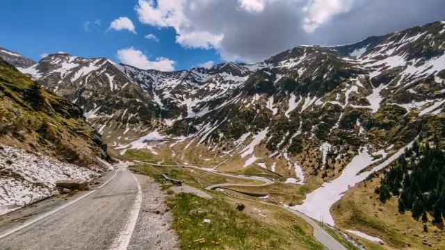 Najlepsza trasa do Rumunii - odkryj najpiękniejsze drogi i atrakcje