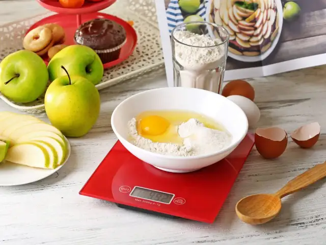 Ile szklanek to 25 dag miodu? Proste przeliczenie dla kuchni