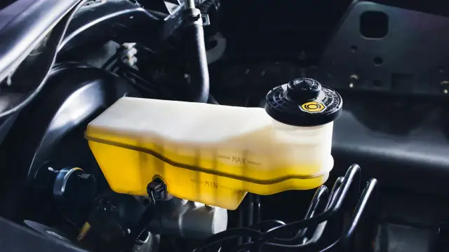 Zjawisko fadingu: jak wpływa na hamulce i sygnał w telekomunikacji?