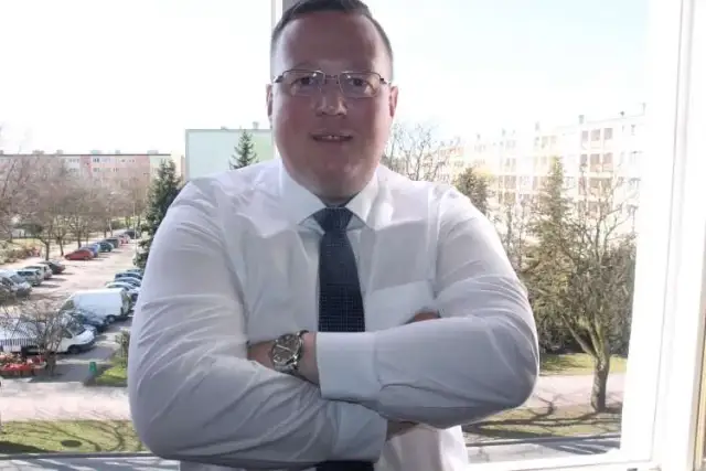 Jak zostać prezesem spółdzielni mieszkaniowej – kluczowe umiejętności i wymagania