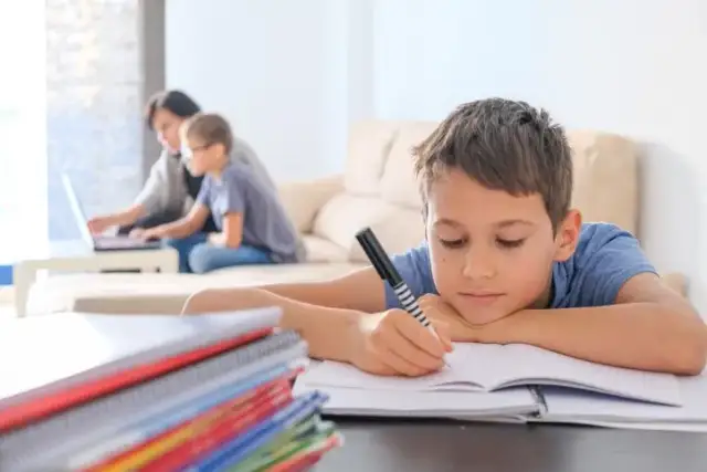 Jak przetrwać zdalne nauczanie i uniknąć frustracji w nauce