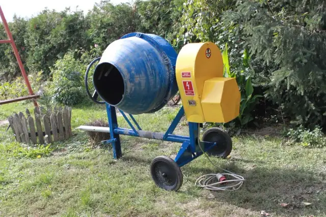 Ile waży betoniarka 250l? Zaskakujące różnice w wagach modeli