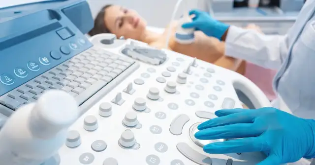 Mammografia na NFZ od jakiego wieku? Sprawdź, aby nie przegapić!