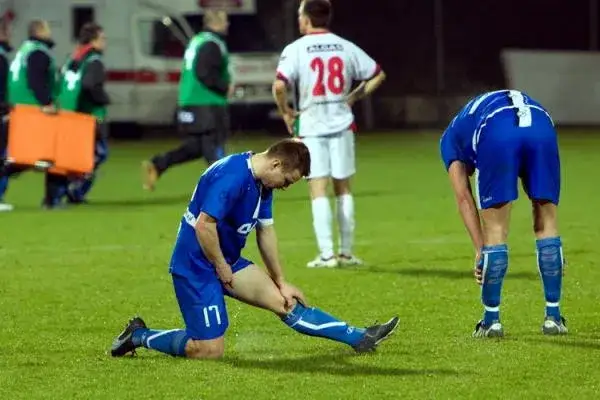 Jak piłkarze sikają na boisku – zaskakujące sytuacje i anegdoty