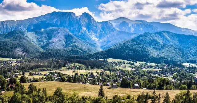 Ile kosztuje nocleg w Zakopanem? Ceny, które mogą cię zaskoczyć