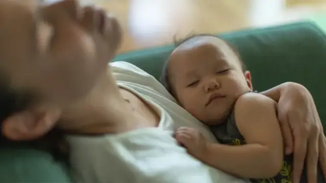 Jak długo trwa depresja poporodowa i co wpływa na jej długość?