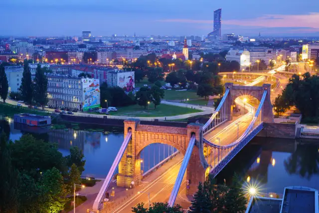 Niebieska godzina w fotografii - Jak nie przegapić idealnego światła?