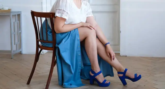 Jakie buty na obcasie do grubych łydek, które wysmuklą nogi?