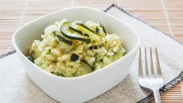 Jakie warzywa do risotto? Odkryj najlepsze składniki na smakowite danie