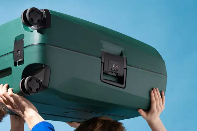 Jak zabezpieczyć walizkę przed zniszczeniem i uniknąć kosztownych napraw