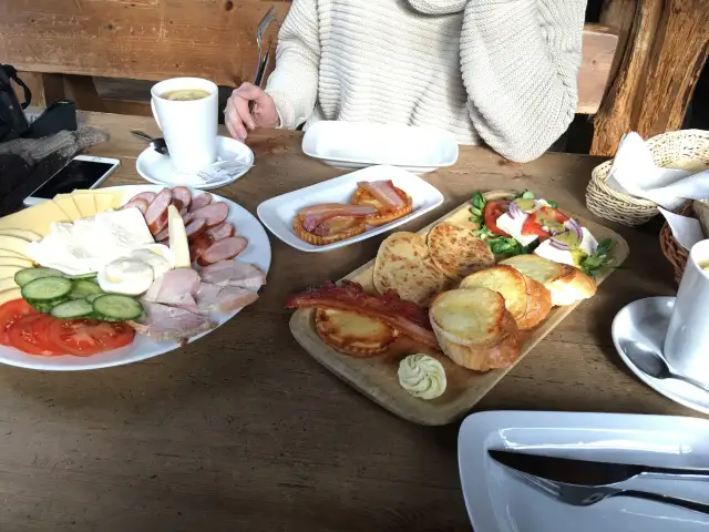 Gdzie zjeść w Zakopanem? Najlepsze restauracje, które zachwycą smakiem