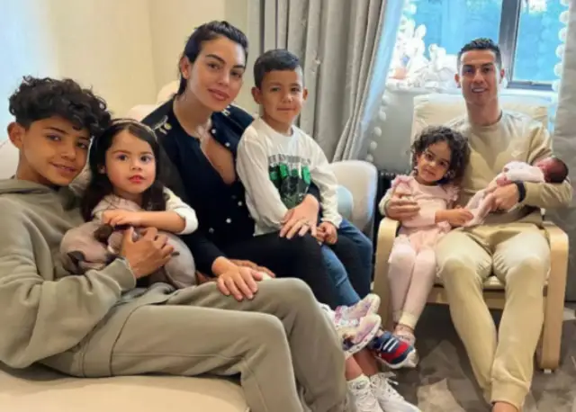 Czy Cristiano Ronaldo ma dzieci? Poznaj ich imiona i historie