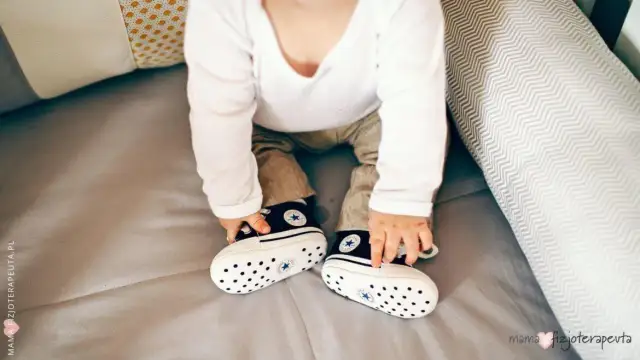 Kapcie do żłobka: Wybór fizjoterapeuty dla zdrowych stóp dziecka