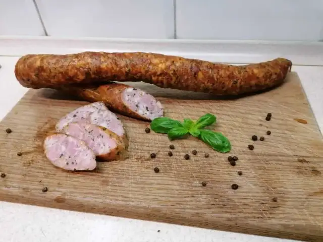 Jak przygotować pyszną kiełbasę z karkówki - sprawdzone przepisy