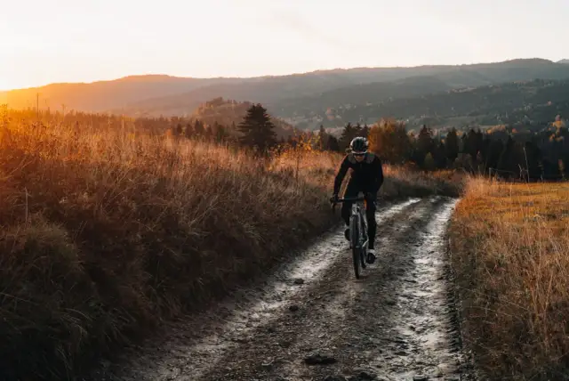 Jakie gripy do enduro wybrać, by poprawić komfort i kontrolę?