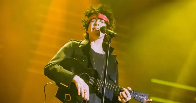 Kto śpiewa "Lost on You"? Poznaj historię LP i jej hit