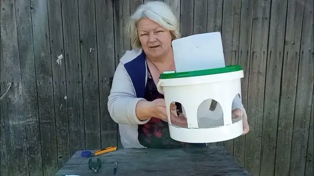 Jak zrobić poidło dla kur z butelki - proste kroki i praktyczne porady