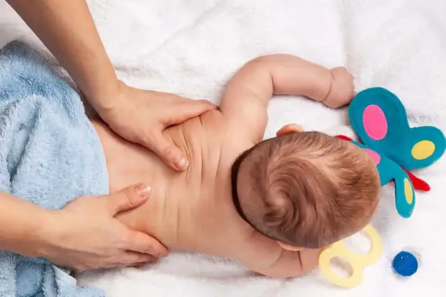 Fizjoterapeuta z noworodkiem: kiedy to profilaktyka, a kiedy sygnał?