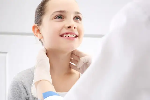 Jak sprawdzić czy dziecko jest ubezpieczone w NFZ i uniknąć problemów zdrowotnych