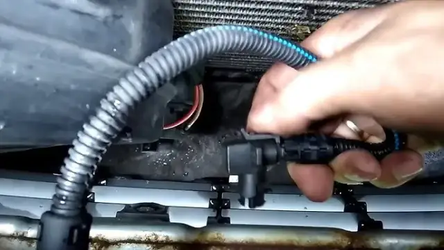 Gdzie jest czujnik temperatury silnika Opel Insignia? Uniknij problemów z silnikiem