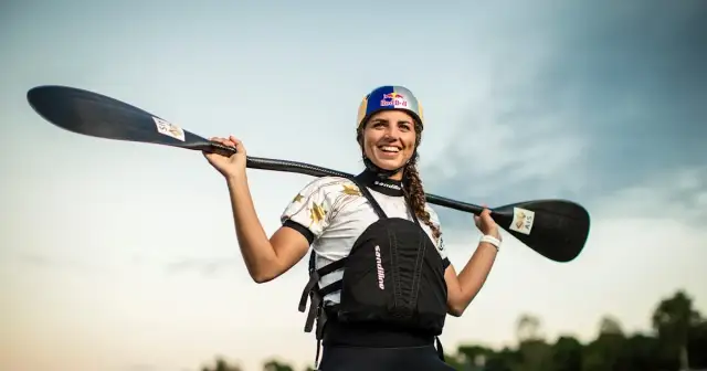 Jak wiosłować kajakiem: uniknij najczęstszych błędów i naucz się efektywnie