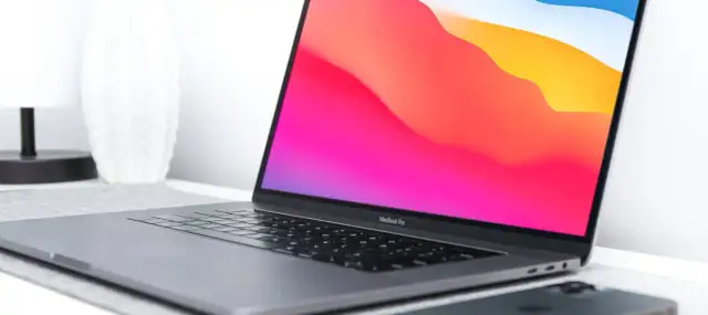 Jak zaktualizować MacBooka? Zrób to sam i uniknij błędów!