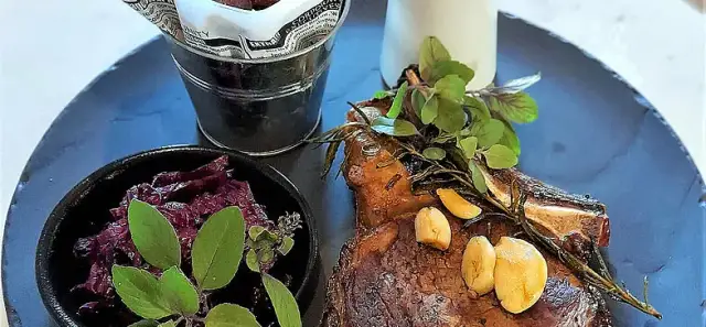 Gdzie zjeść w Łowiczu? Odkryj najlepsze restauracje i smaki