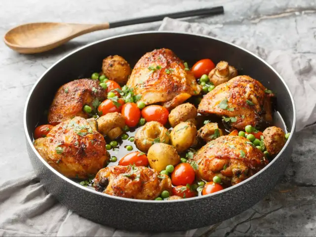 Jak piec kurczaka udka, aby były soczyste i pełne smaku