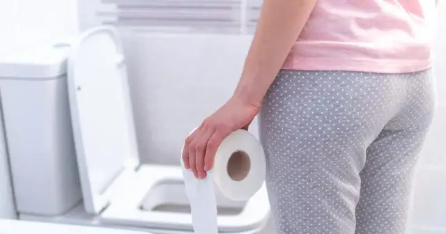 Żelazo a ciemny stolec: kiedy to norma, a kiedy alarm?