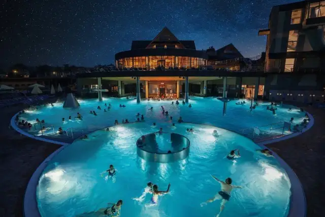 Które termy lepsze: Bukowina czy Chochołowskie? Porównanie atrakcji