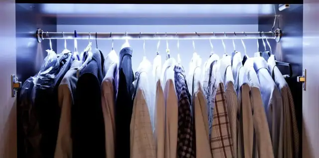 Oświetlenie w garderobie - wybierz idealne światło i uniknij błędów