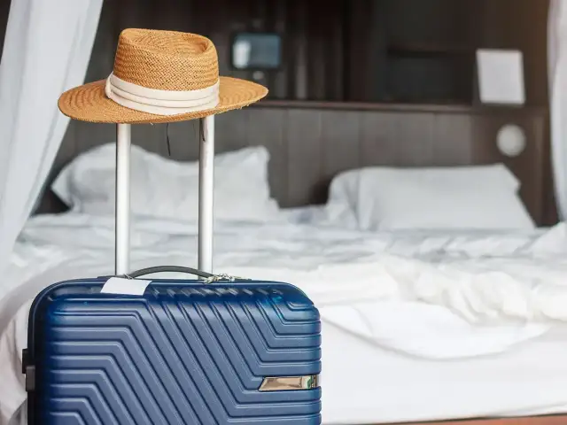 Co można zabrać z hotelu? Uniknij nieprzyjemnych niespodzianek