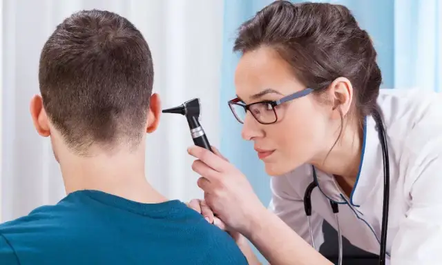 Skuteczne sposoby na ból ucha – domowe metody i leki bez recepty