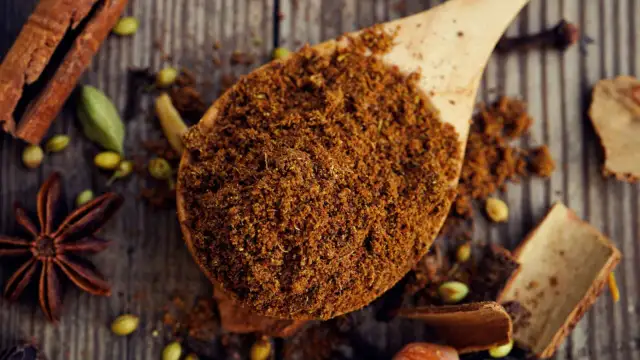 Brak garam masali? 5 zamienników, które uratują Twoje danie!