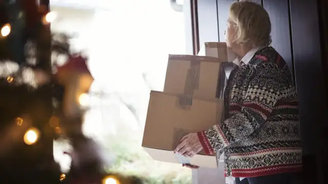 Czy kurier pracuje w Wigilię? Sprawdź ograniczone godziny dostaw