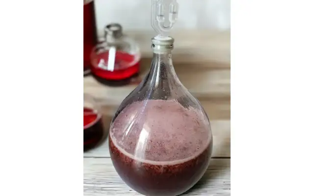 Ile powinno pracować wino w balonie? Odkryj kluczowe fakty o fermentacji