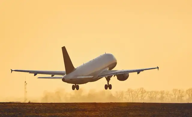 Ile trwa lot z Wrocławia do Egiptu? Czas, który warto znać przed podróżą