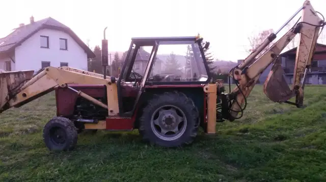 Koparka Ostrówek, czy warto kupić? Ten traktor z ładowarką i koparką czeka na nowe zadania.