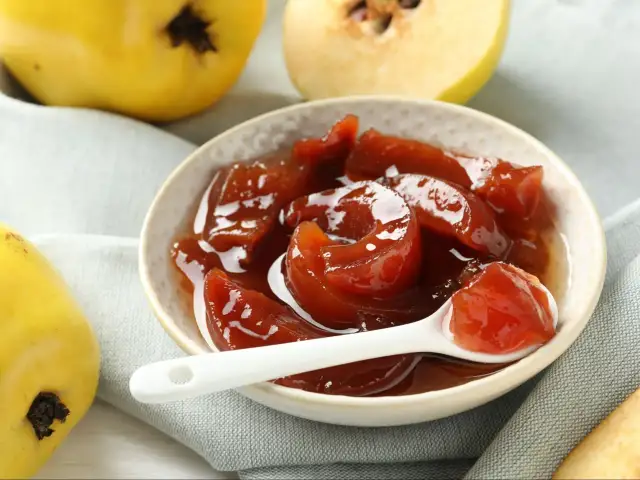 Jak zrobić owoce w galaretce - prosty przepis na pyszny deser