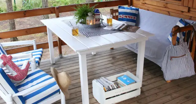Jak zrobić stolik ogrodowy z drewna? DIY krok po kroku!