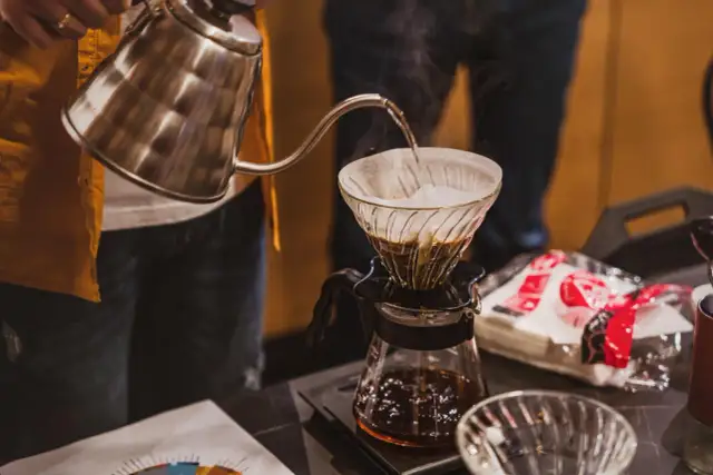 Czarna kawa: zdrowa czy pułapka? Obalamy mity, podajemy fakty