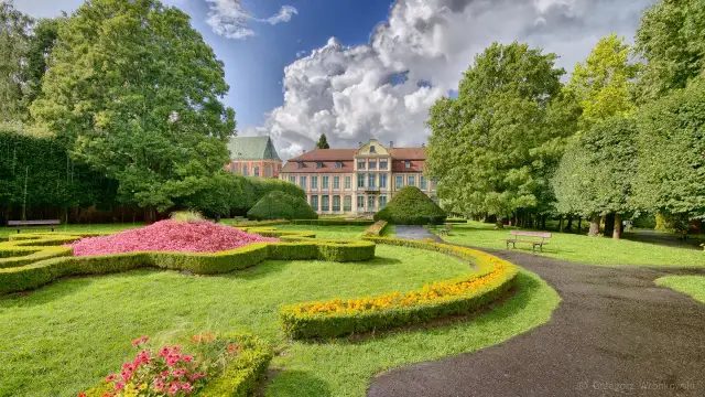 Gdańsk: Sztuka nowoczesna? NOMUS czy Pałac Opatów Co wybrać?