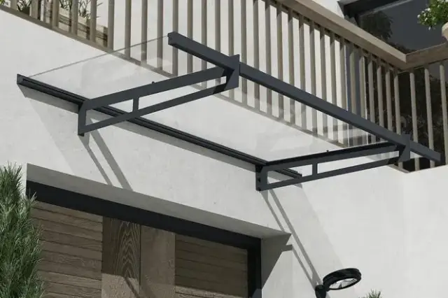 Balkon w bloku: zacienienie bez wiercenia i zgody spółdzielni?