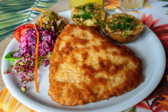 Wgłębienie w burgerze: sekret idealnie płaskiego i soczystego kotleta