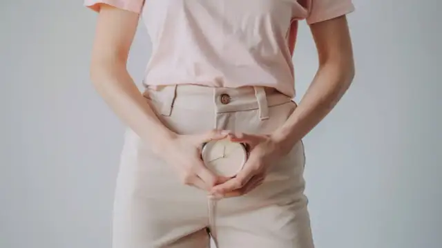 Przeziębienie opóźnia okres? Wyjaśniamy, jak choroba wpływa na cykl