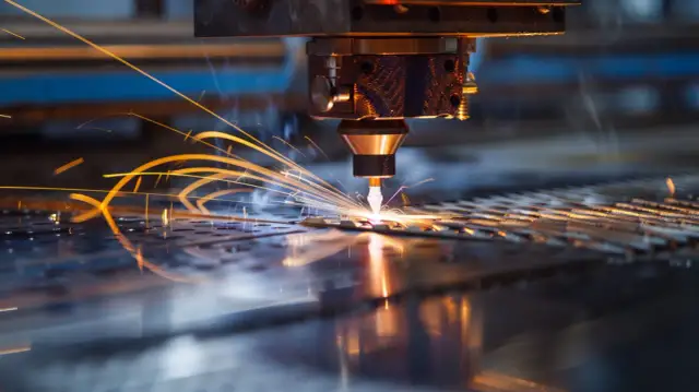 Laser do Cięcia Blachy: Precyzja i Szybkość w Obróbce Metalu